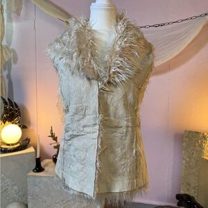Nina Vintage Faux-Fur Embroidered Vest – NWT – Size Small